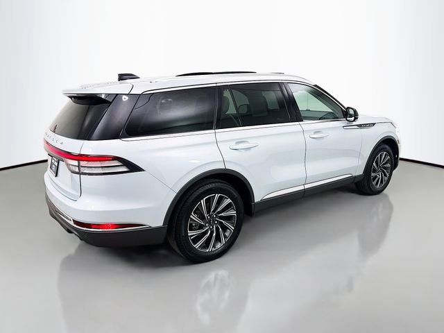 Used 2025 Lincoln Aviator AWD image 7