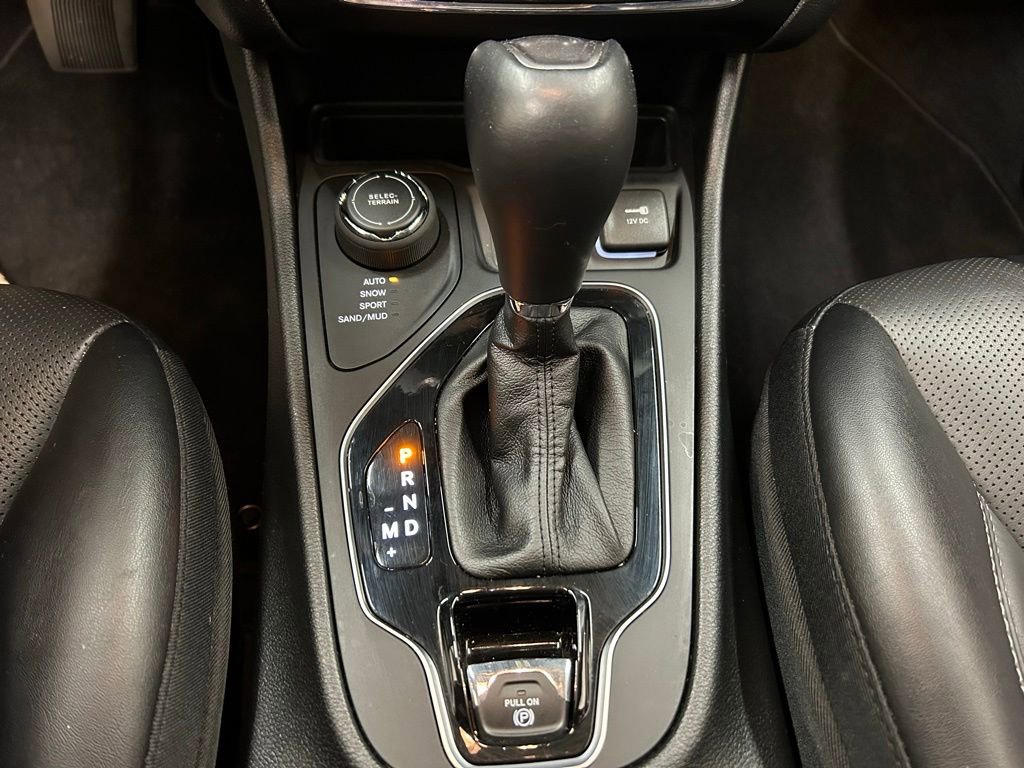 Used 2022 Jeep Cherokee Limited image 23