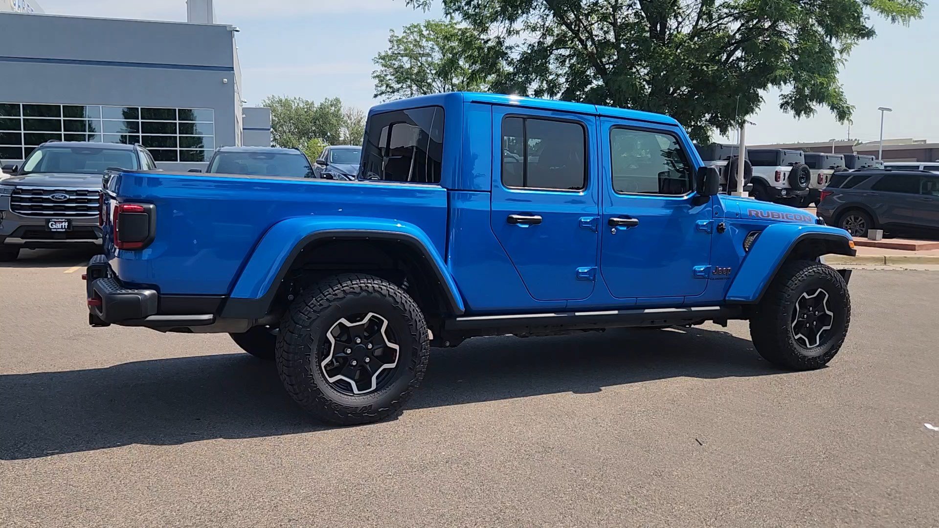Used 2022 Jeep Gladiator Rubicon w/ LED Lighting Group AWD/4WD image 12