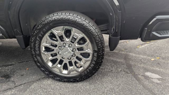 Used 2024 GMC Sierra 2500 Denali w/ Denali Reserve Package image 10