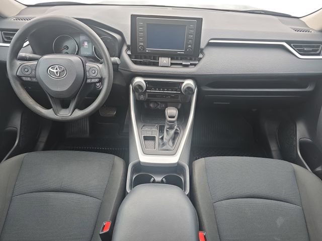 Used 2021 Toyota RAV4 LE image 9