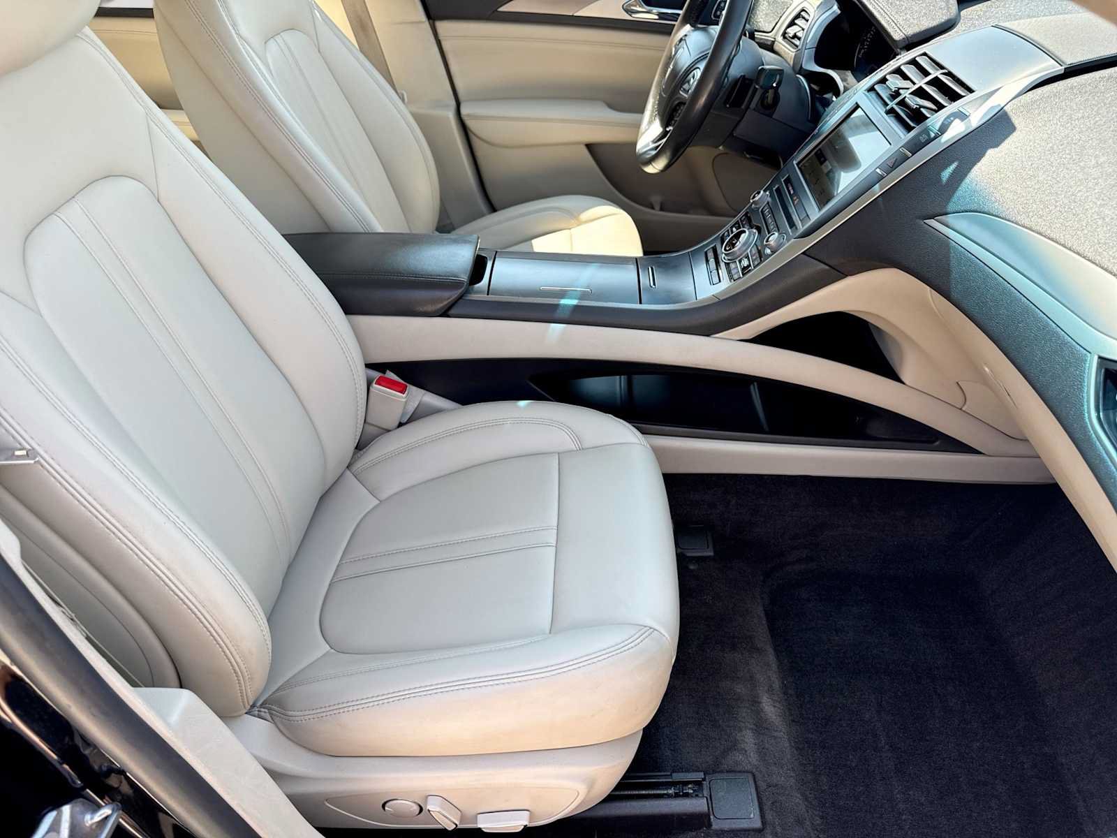 Used 2017 Lincoln MKZ Premiere AWD/4WD image 21
