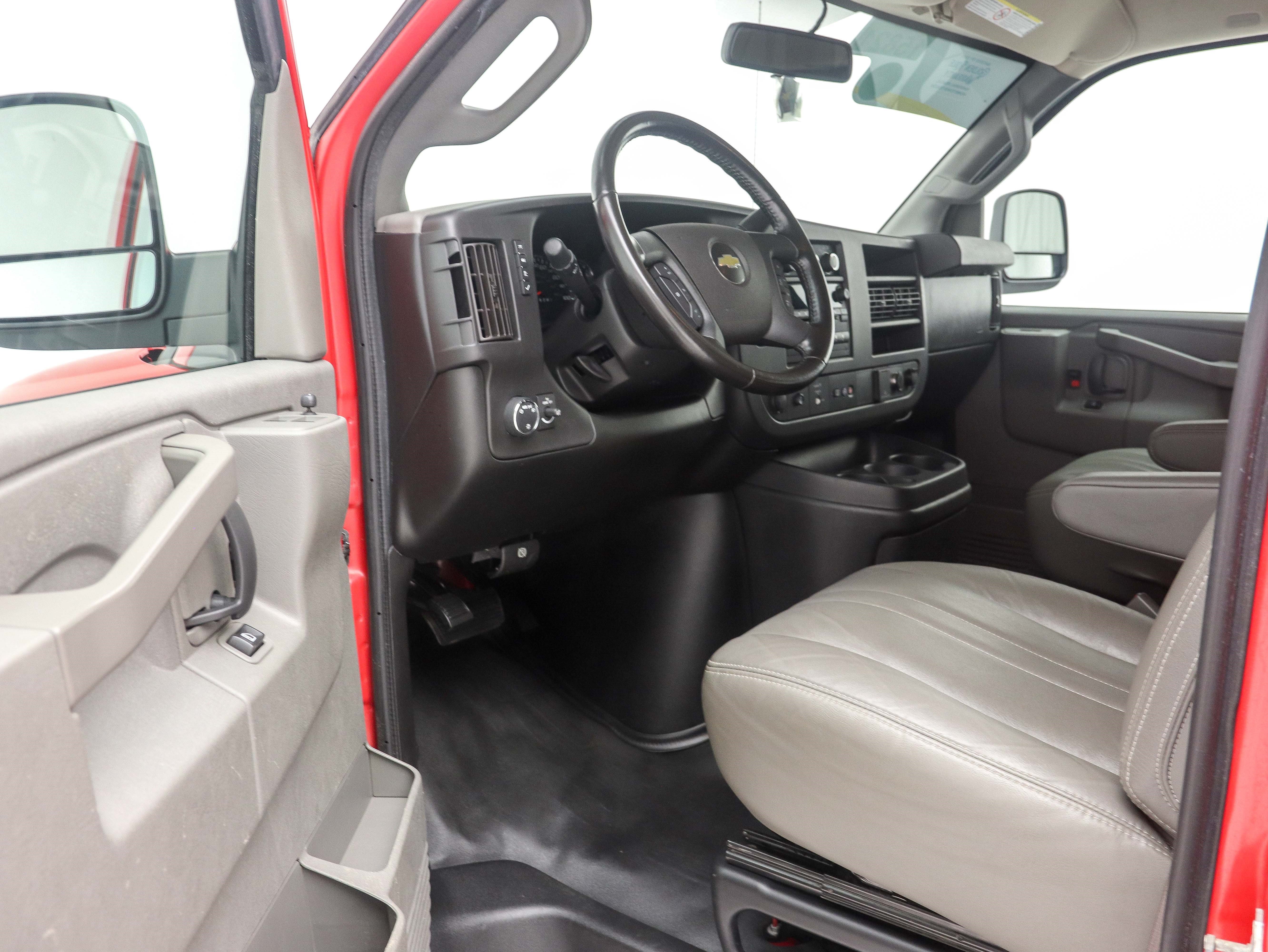 Used 2020 Chevrolet Express 3500 LS RWD image 13