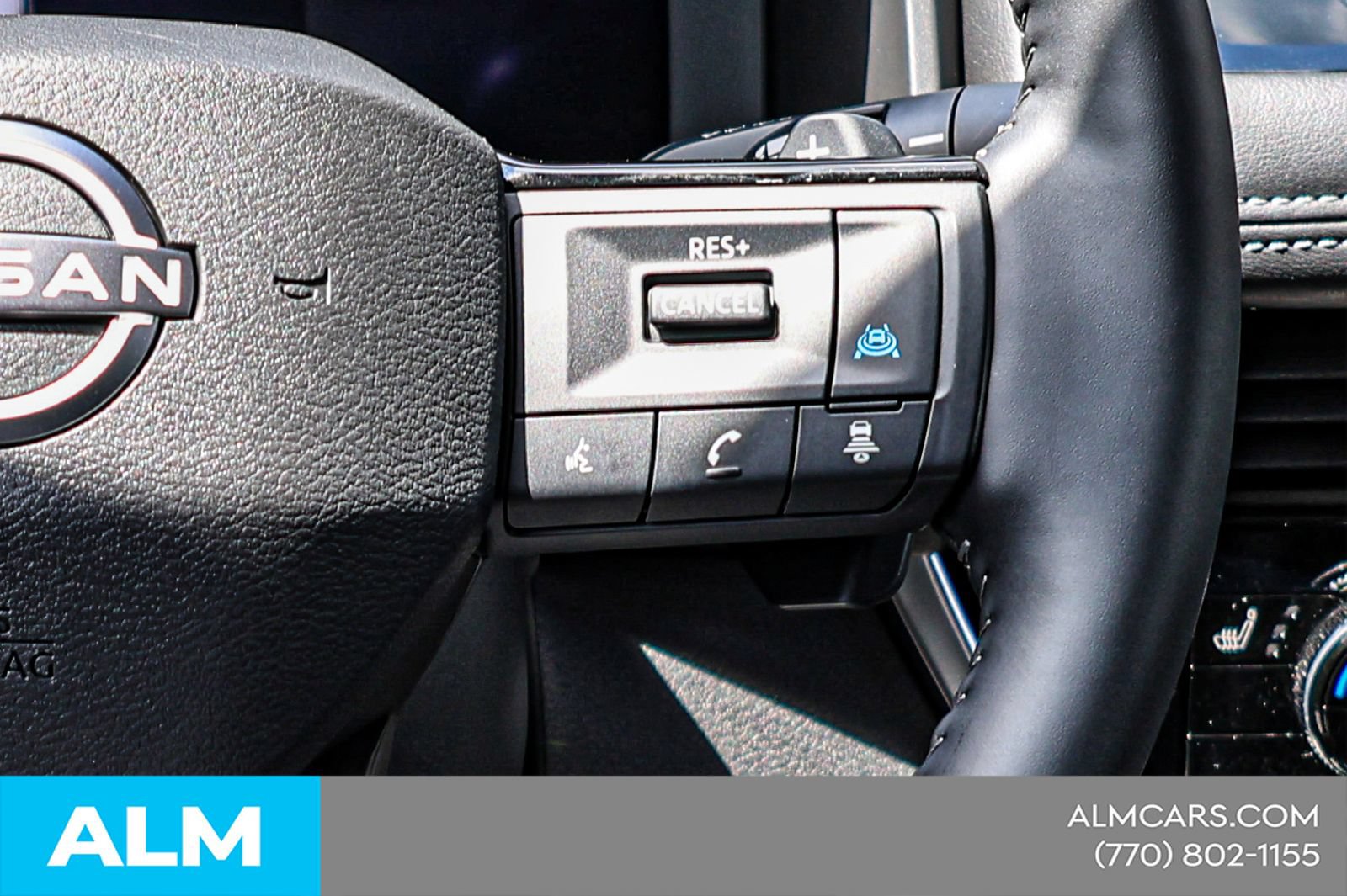 Used 2025 Nissan Rogue SL FWD image 28