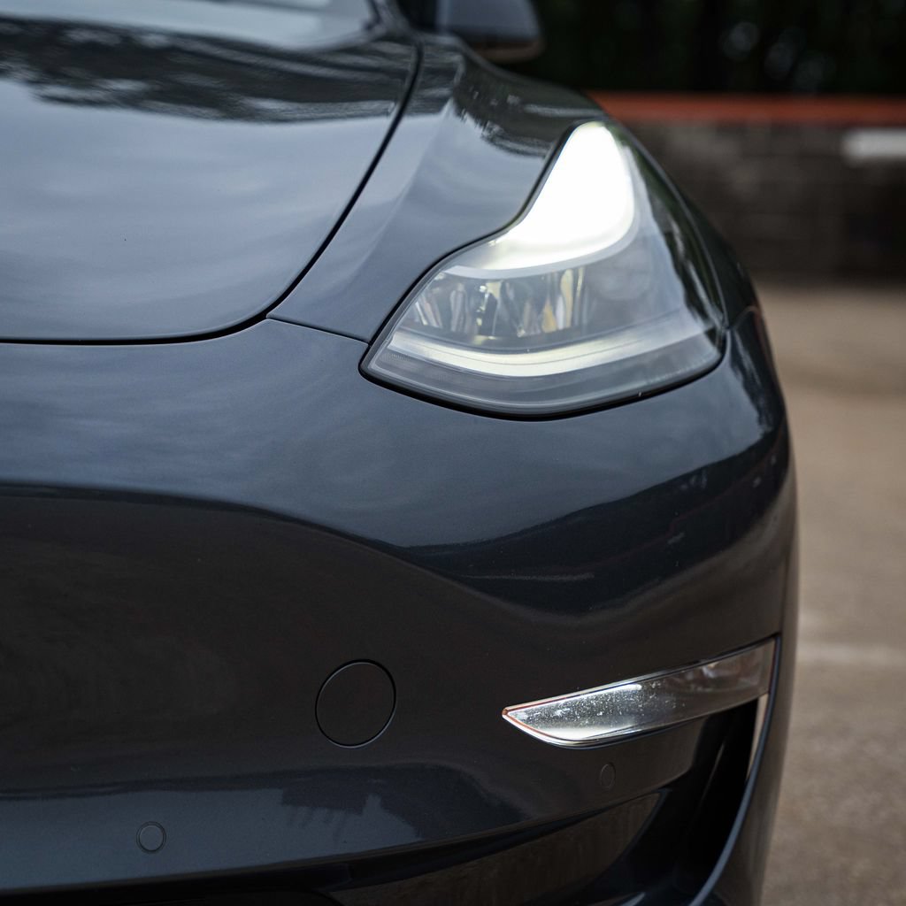 Used 2022 Tesla Model 3 Long Range AWD/4WD image 3