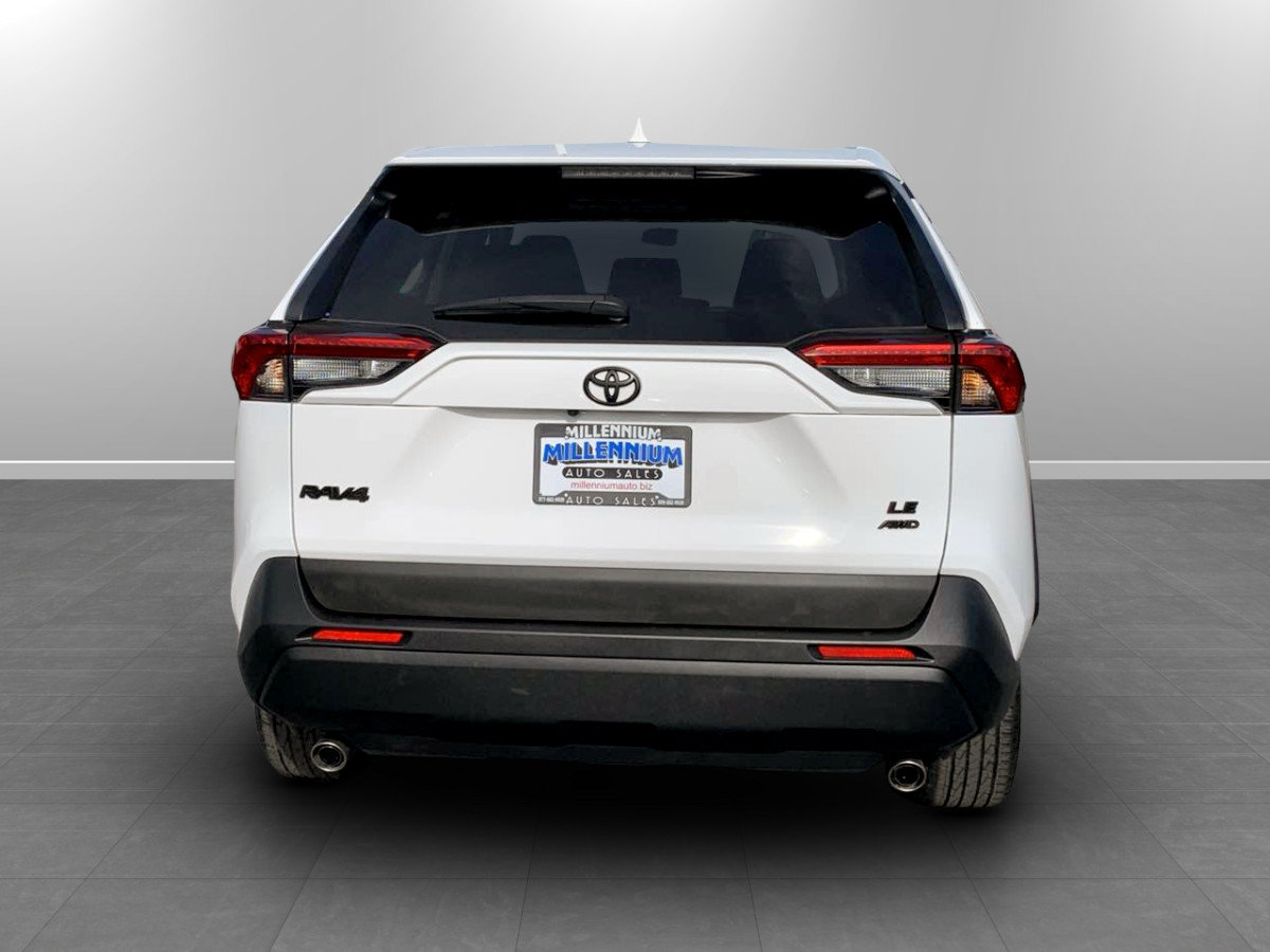 Used 2022 Toyota RAV4 LE AWD/4WD image 6