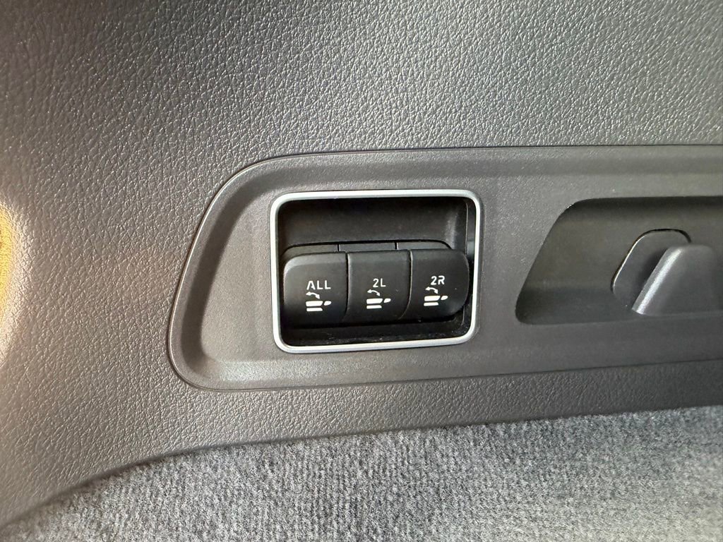 Used 2020 Mercedes-Benz GLS 450 4MATIC image 11