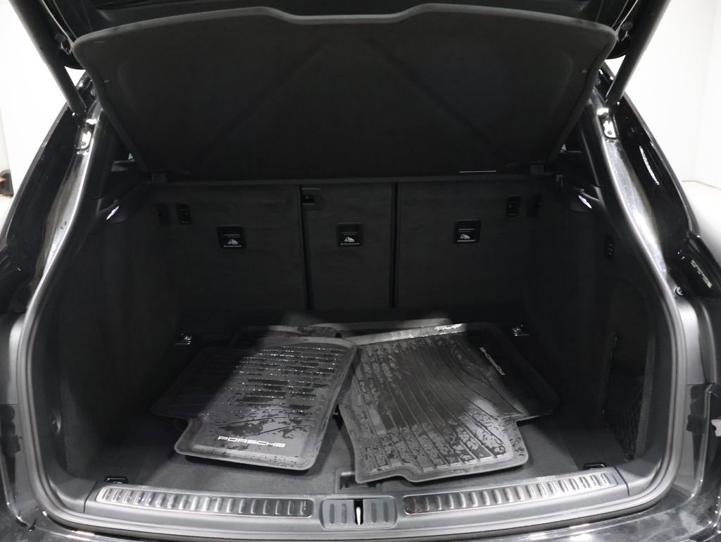 Used 2026 Porsche Macan GTS image 4