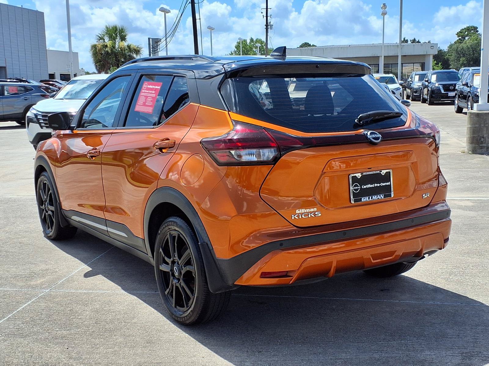 Used 2023 Nissan Kicks SR w/ SR Premium Package FWD image 3