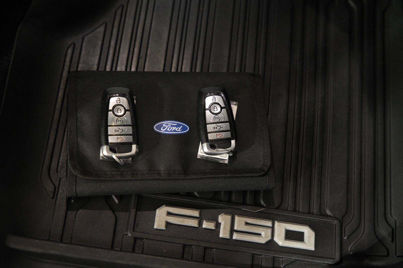 Used 2021 Ford F150 Lariat w/ Max Trailer Tow Package image 17