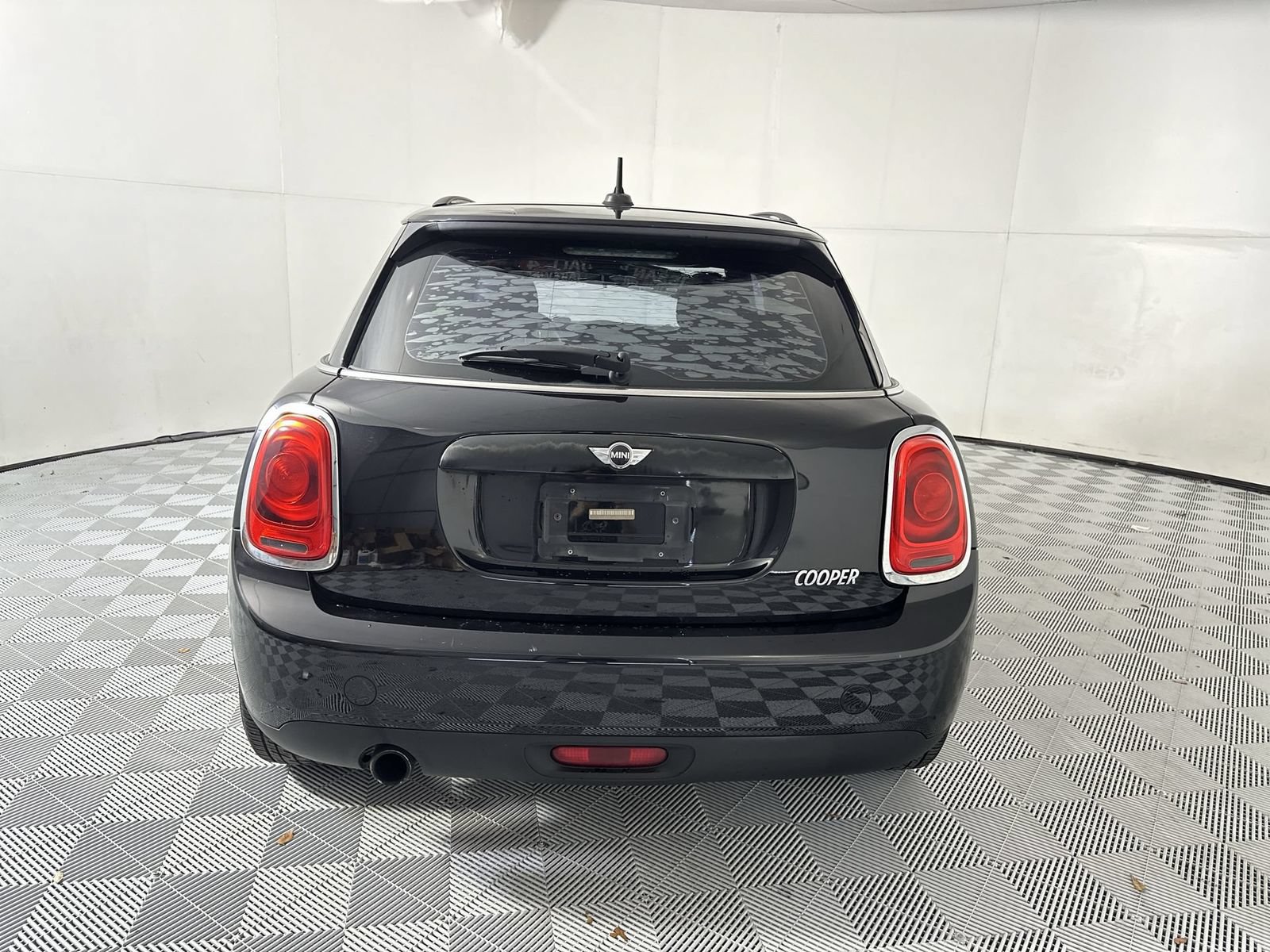 Used 2016 MINI Cooper 4-Door Hardtop FWD image 7