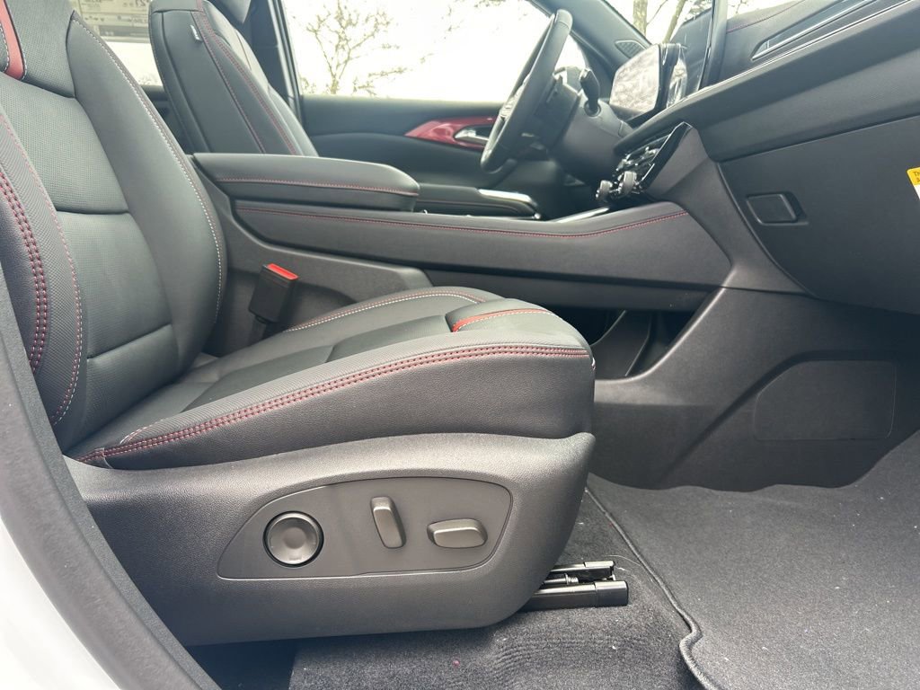 New 2026 Chevrolet Traverse RS image 13