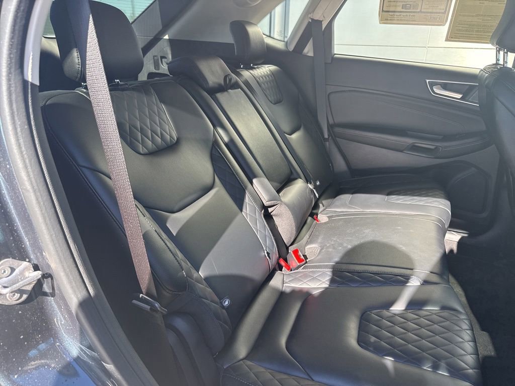Used 2024 Ford Edge Titanium image 32