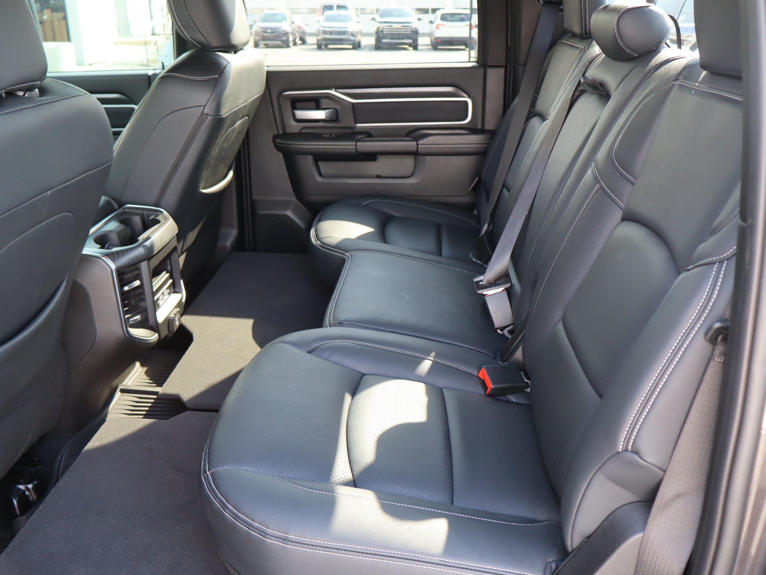 Used 2025 RAM 3500 Big Horn AWD/4WD image 34