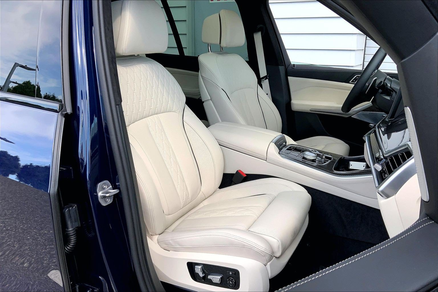 Used 2026 BMW X5 M60i w/ Executive Package AWD/4WD image 19