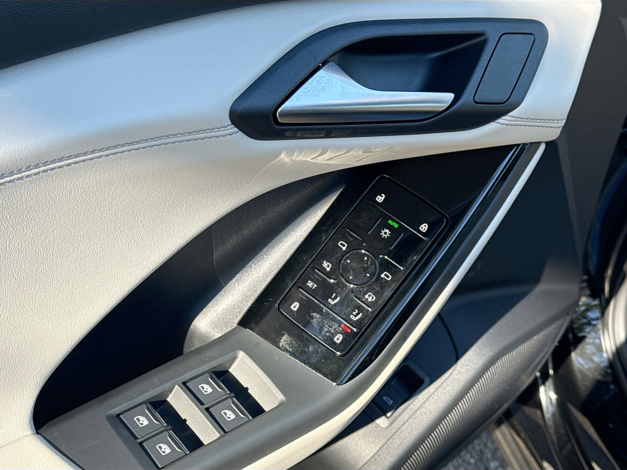 New 2025 Audi Q6 e-tron Premium image 22