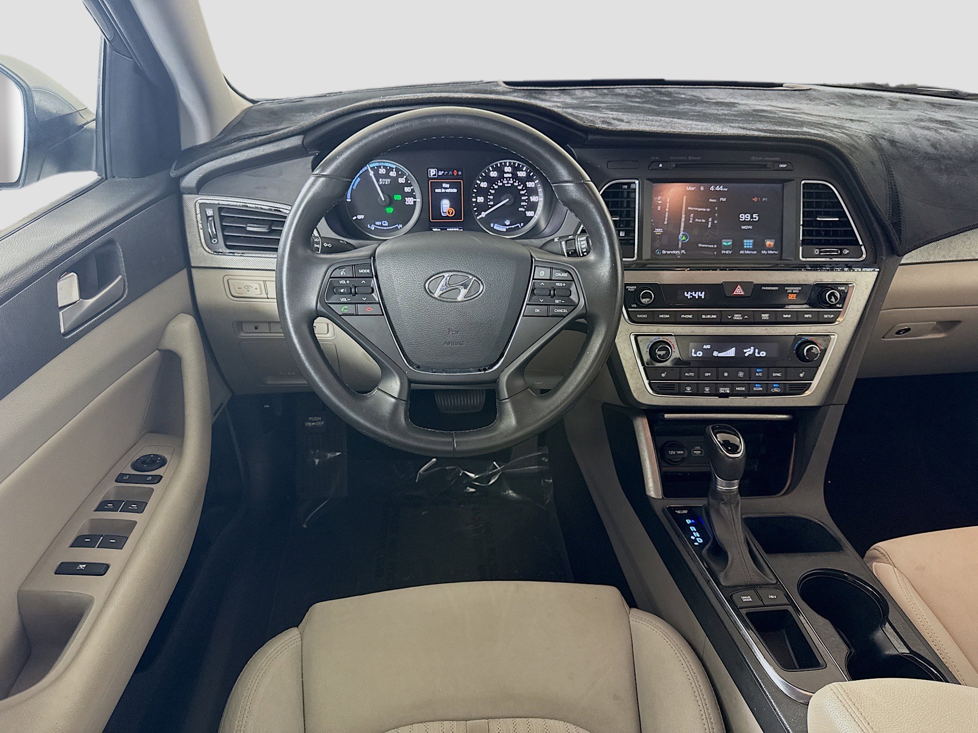 Used 2017 Hyundai Sonata Plug-In Hybrid image 17