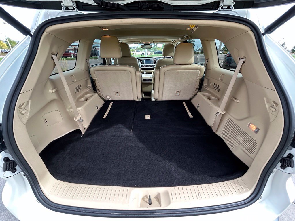 Used 2017 Toyota Highlander XLE AWD/4WD image 26