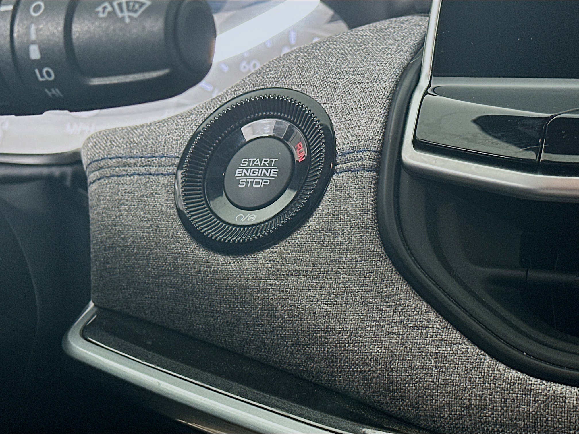 Certified 2025 Jeep Compass Latitude image 16