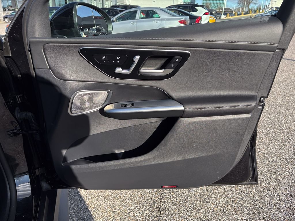 Used 2024 Mercedes-Benz GLC 300 4MATIC image 48