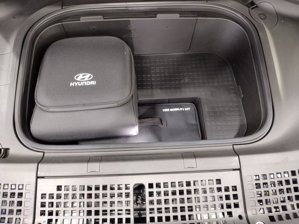 New 2026 Hyundai Ioniq 9 Limited w/ Tow & Go Package image 6