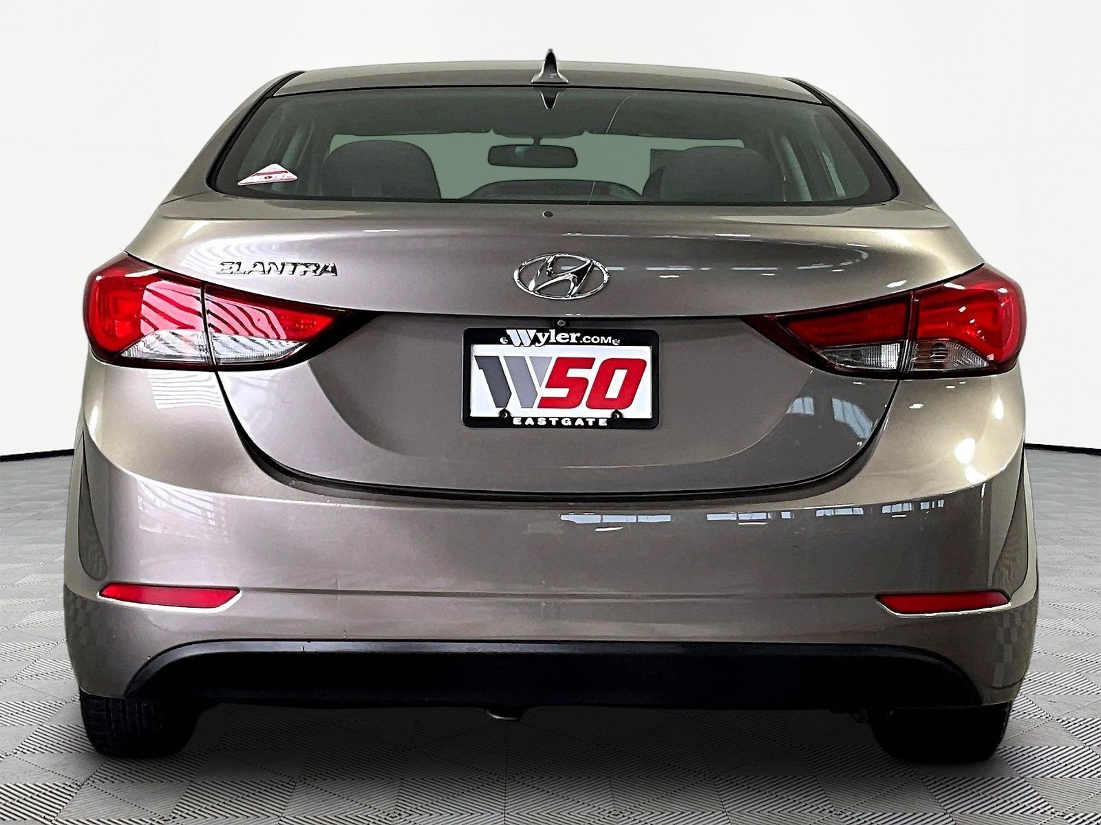 Used 2015 Hyundai Elantra SE w/ Option Group 03 FWD image 5