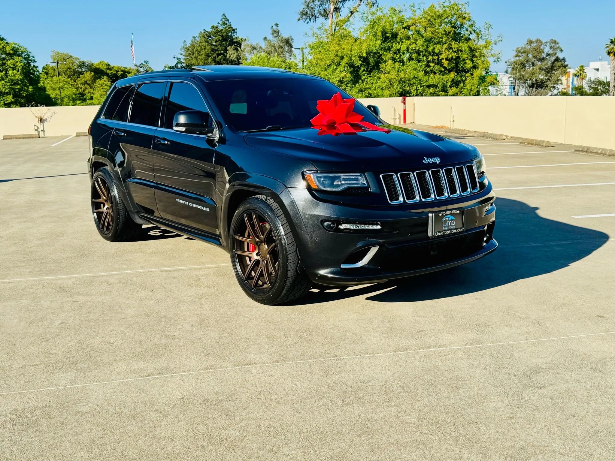 Used 2014 Jeep Grand Cherokee SRT8 w/ Luxury Group II image 28