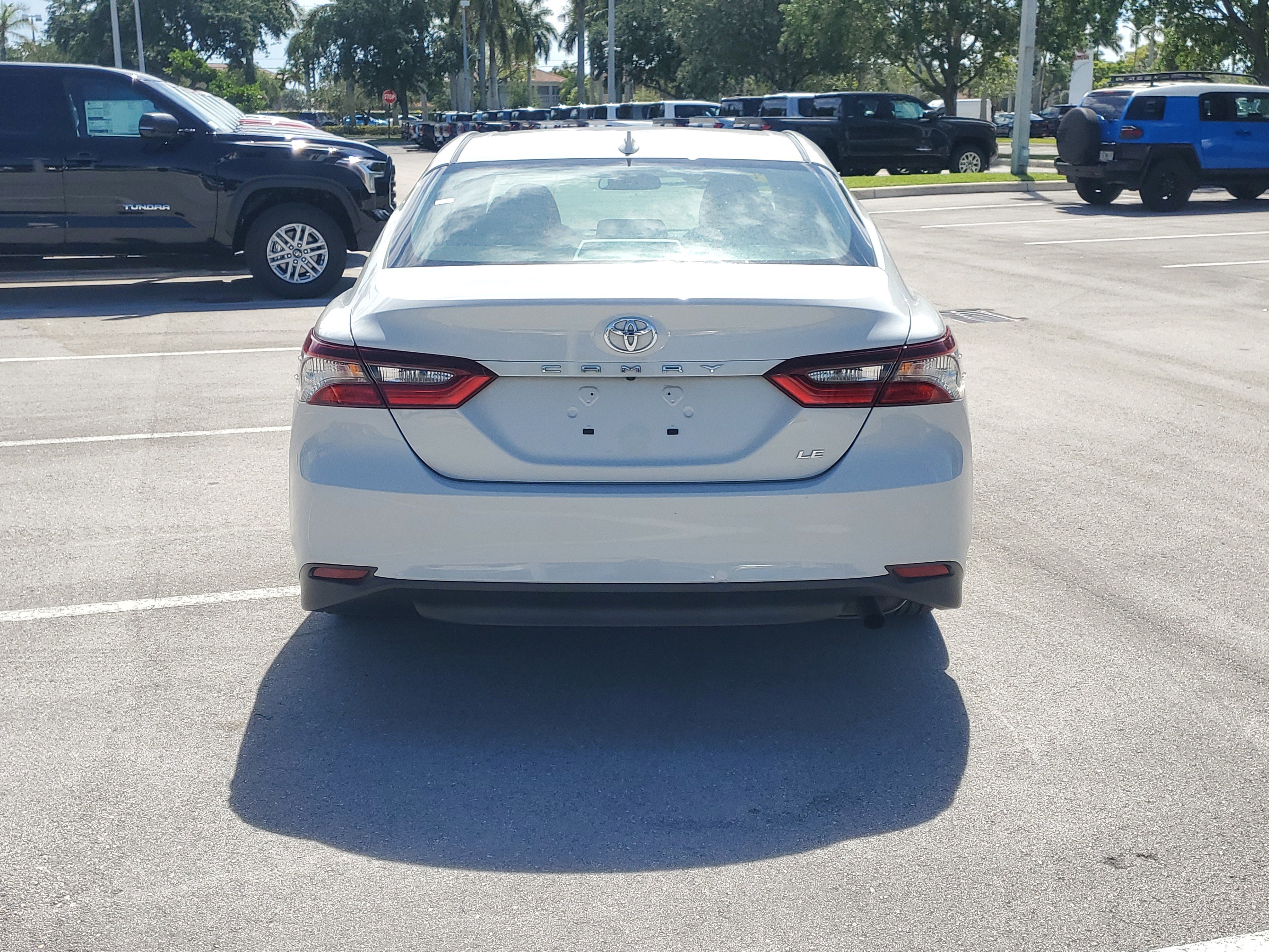 Used 2022 Toyota Camry LE image 4