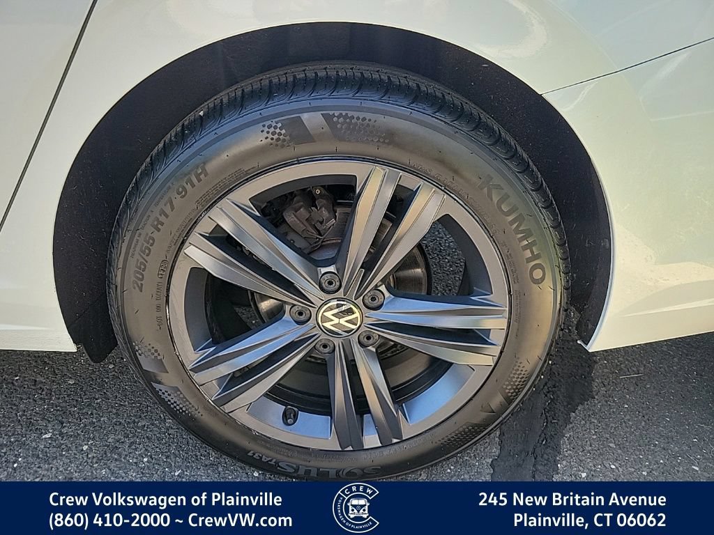 Certified 2024 Volkswagen Jetta SE w/ Panoramic Sunroof Package FWD image 20