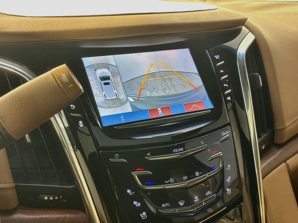 Used 2017 Cadillac Escalade Platinum AWD/4WD image 17