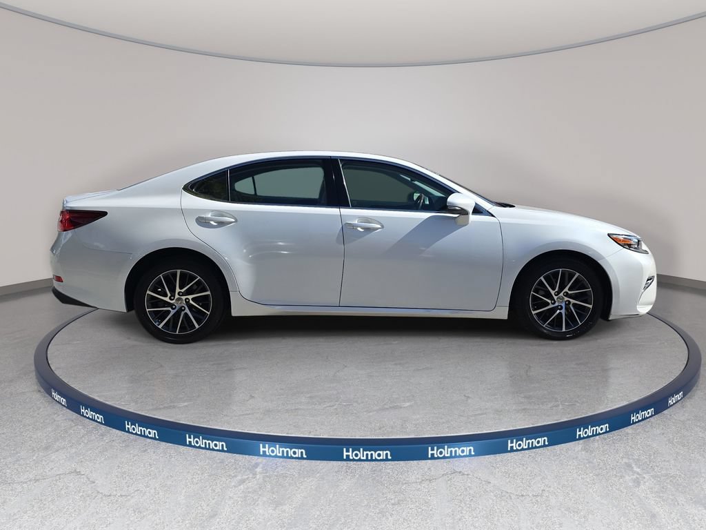 Used 2016 Lexus ES 350 w/ Navigation System Package FWD image 5