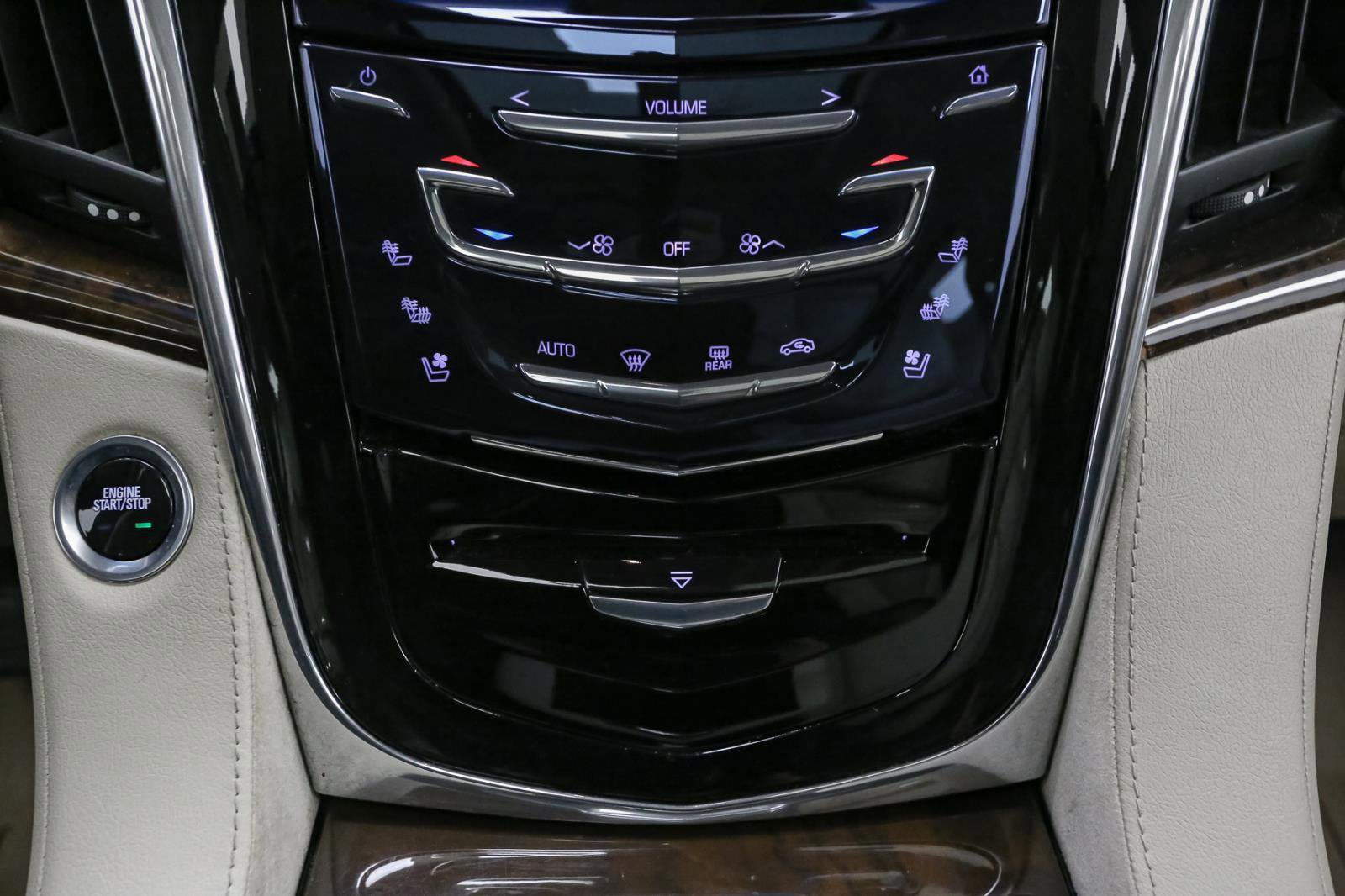 Used 2017 Cadillac Escalade Luxury image 42