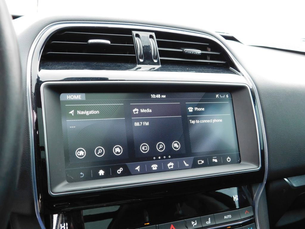 Used 2019 Jaguar F-PACE Premium image 17