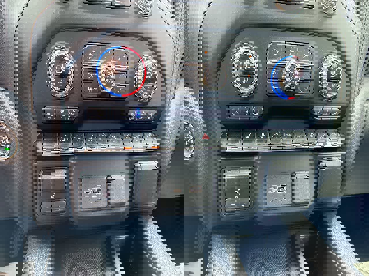 Used 2022 GMC Sierra 1500 Denali w/ Denali Premium Package image 18