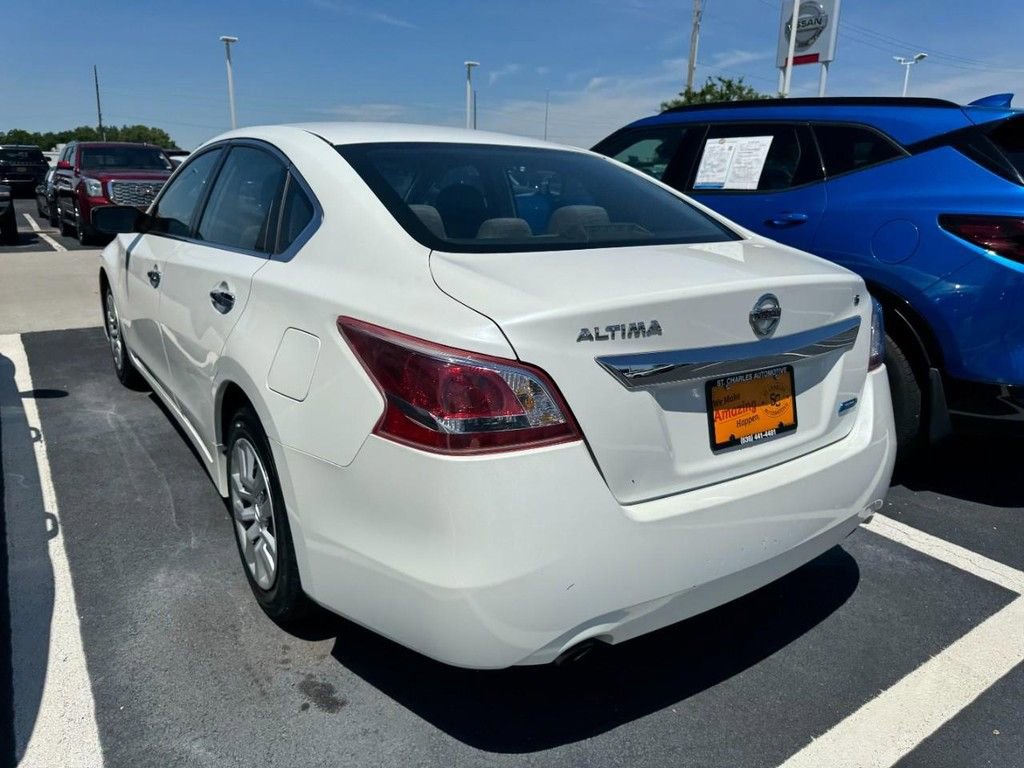 Used 2013 Nissan Altima 2.5 S FWD image 4