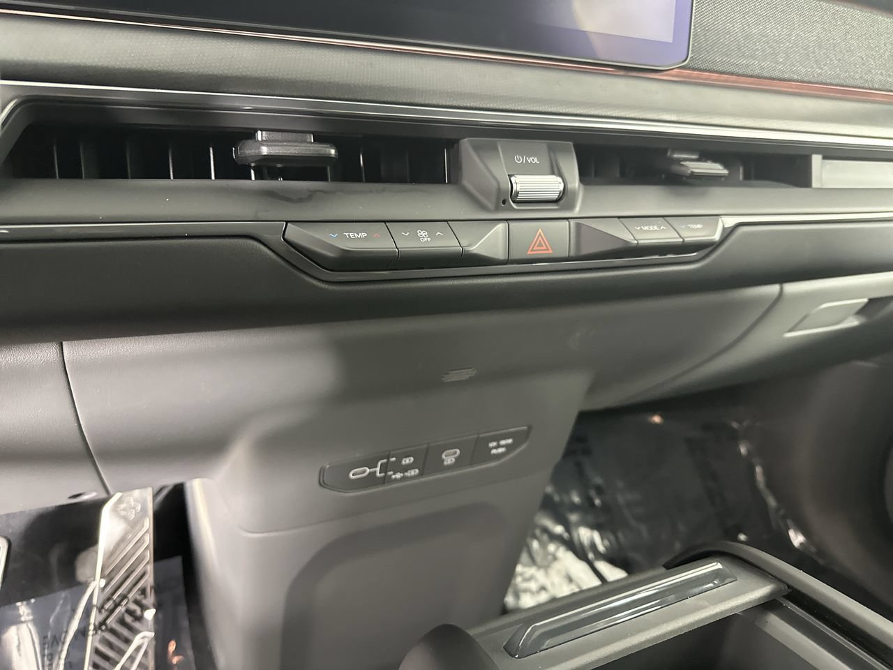 Certified 2024 Kia EV9 GT-Line AWD/4WD image 18