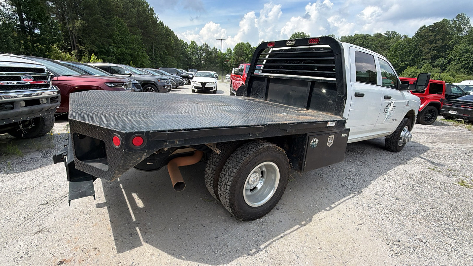 Used 2022 RAM 3500 Tradesman w/ Chrome Appearance Group AWD/4WD image 8