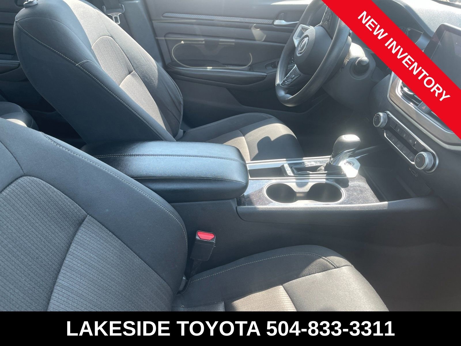 Used 2024 Nissan Altima 2.5 SV image 10