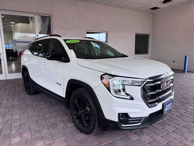 Used 2024 GMC Terrain AT4 image 7
