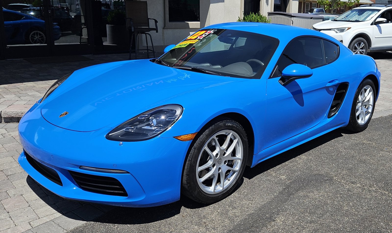 Used 2022 Porsche 718 Cayman RWD image 1