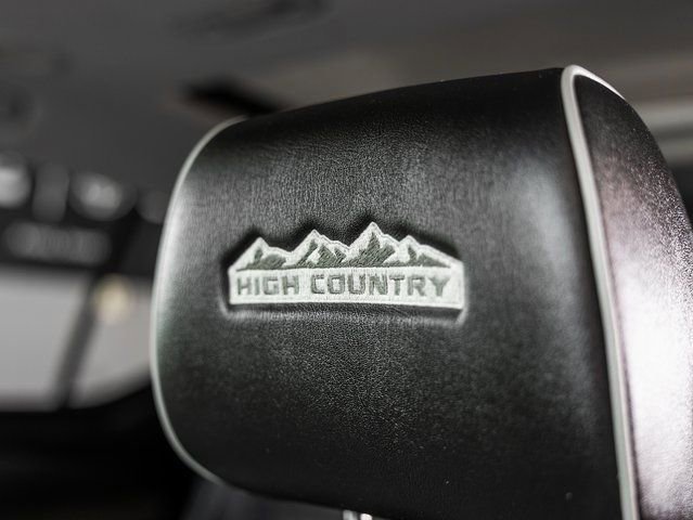 Used 2020 Chevrolet Traverse High Country image 12