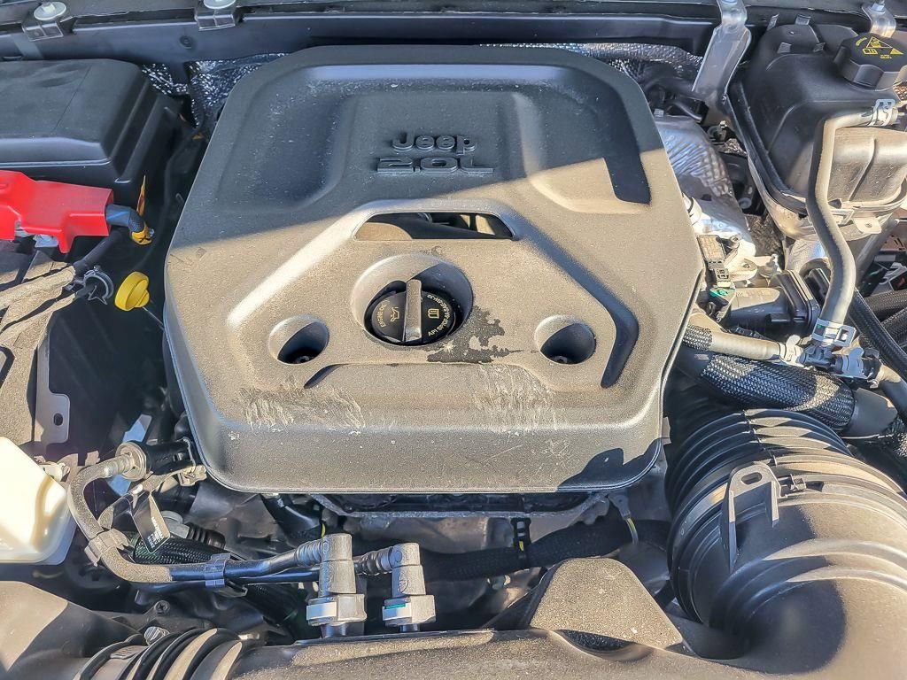 Used 2025 Jeep Wrangler Unlimited Sahara w/ Safety Group AWD/4WD image 25