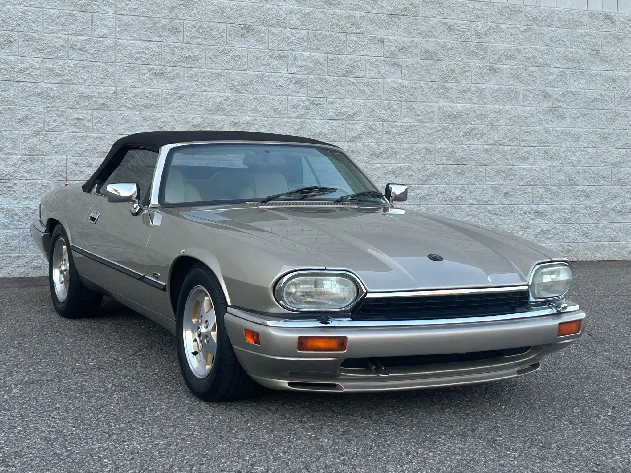 Used 1996 Jaguar XJS 4.0 Convertible image 24