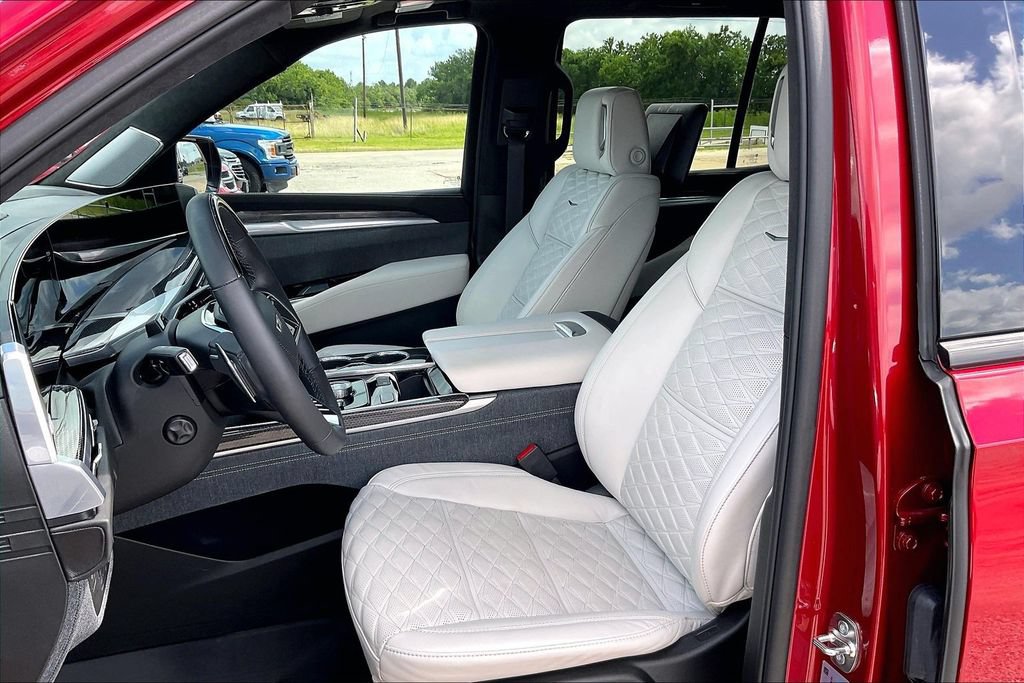 Used 2026 Cadillac Escalade V w/ LPO, ONYX Package AWD/4WD image 18