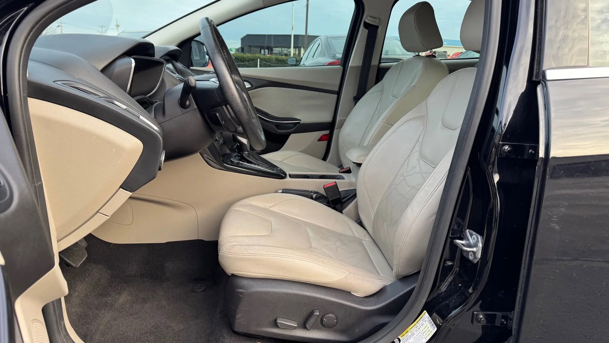 Used 2016 Ford Focus Electric Hatchback w/ Exterior Protection Package image 20