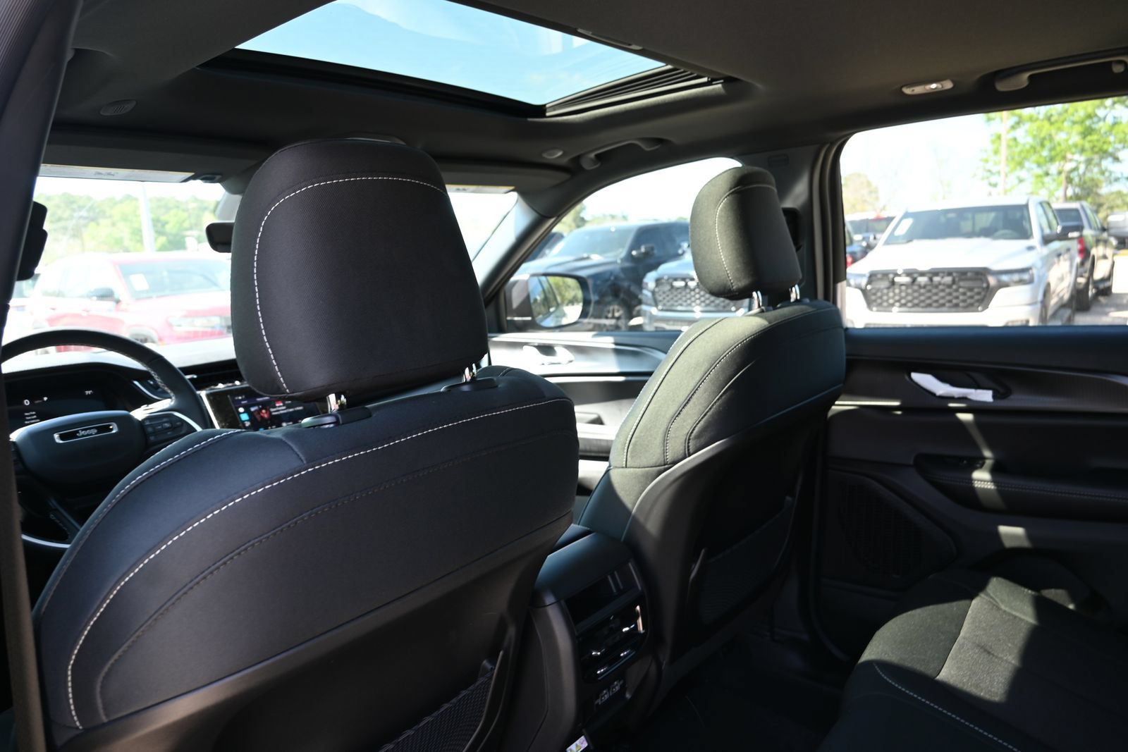 New 2026 Jeep Grand Cherokee Laredo X AWD/4WD image 19