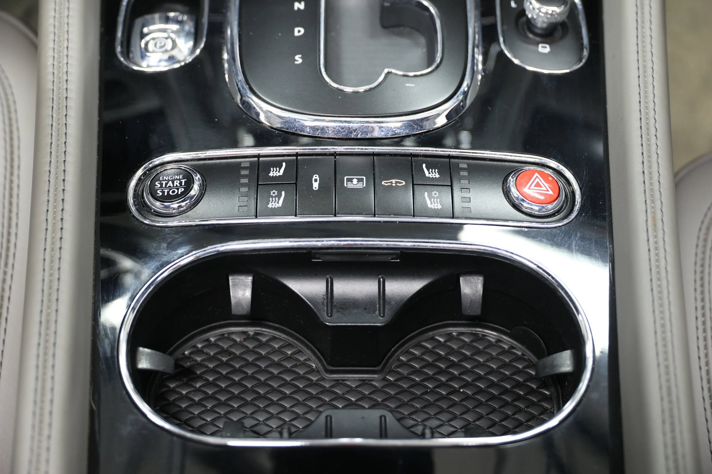 Used 2018 Bentley Flying Spur S W12 AWD/4WD image 41