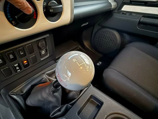 Used 2011 Toyota FJ Cruiser 4WD image 27