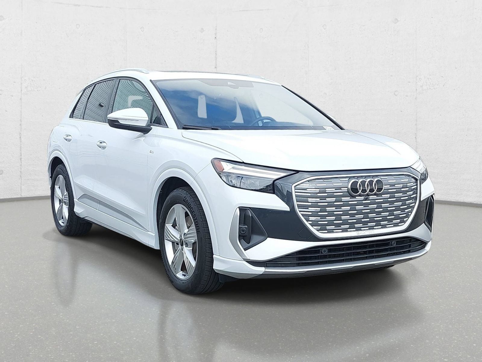 Used 2025 Audi Q4 e-tron Premium w/ Convenience Package AWD/4WD image 3