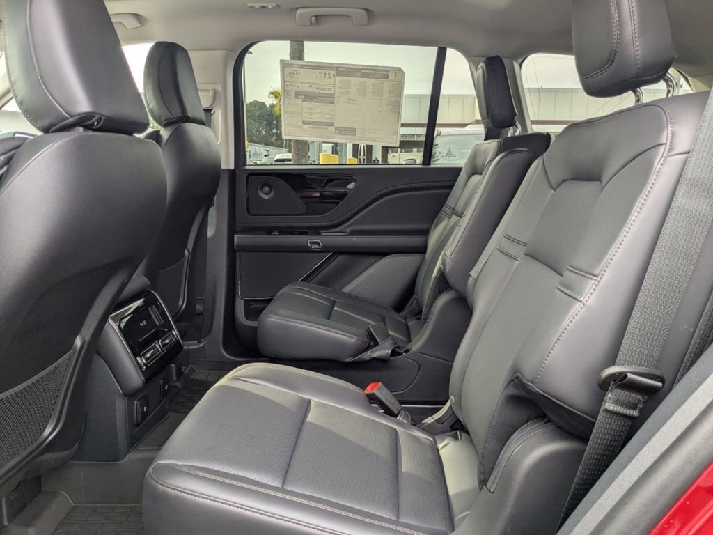 New 2025 Lincoln Aviator 2WD w/ Equipment Group 101A image 15